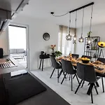 Penthouse Mit Parkplatz Und Terrasse, 15 Min Von Koeln Hbf *