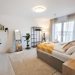 Appartement Penthouse Mit Parkplatz Und Terrasse, 15 Min Von Koeln Hbf Kerpen (North Rhine-Westphalia)