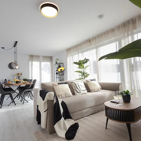 Penthouse Mit Parkplatz Und Terrasse, 15 Min Von Koeln Hbf *