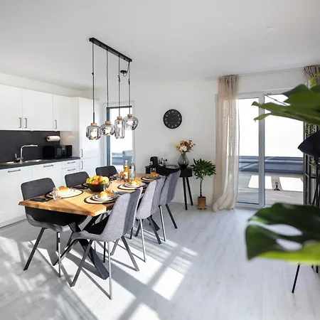 Penthouse Mit Parkplatz Und Terrasse, 15 Min Von Koeln Hbf Appartement *