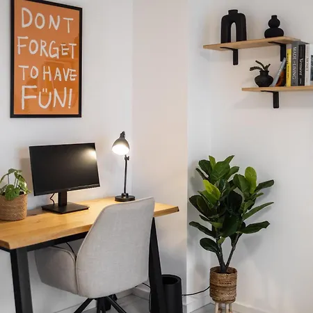Penthouse Mit Parkplatz Und Terrasse, 15 Min Von Koeln Hbf Apartmán *