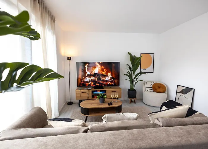 Penthouse Mit Parkplatz Und Terrasse, 15 Min Von Koeln Hbf