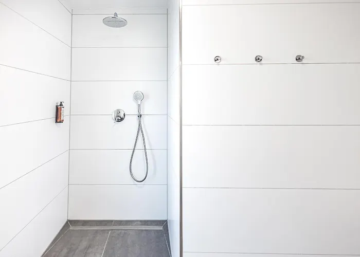 Penthouse Mit Parkplatz Und Terrasse, 15 Min Von Koeln Hbf Appartement