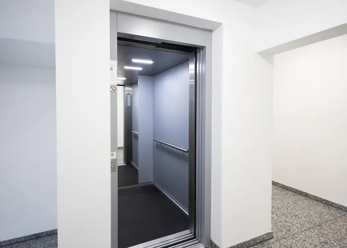 Penthouse Mit Parkplatz Und Terrasse, 15 Min Von Koeln Hbf Kerpen (North Rhine-Westphalia)